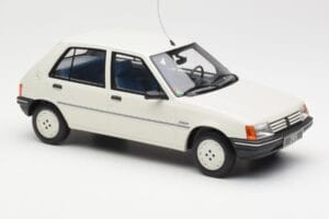 Peugeot 205 Junior Бял Otto 1:18 OT463 Смола — снимка 4 от 6
