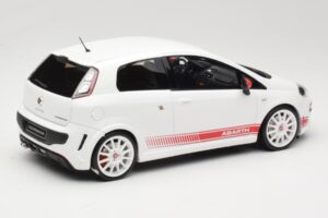 Abarth Punto 199 Esseesse Бял Otto 1:18 OT460 Смола — снимка 2 от 6