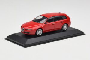 Alfa Romeo 159 Sportwagon Alfa Червен Minichamps 1:43 400120511 Метал — снимка 2 от 4