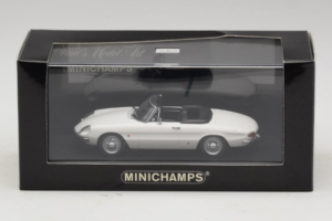 Alfa Romeo 1750 Spider Veloce Бял Minichamps 1:43 400120530 Метал — снимка 4 от 4
