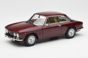 Alfa Romeo 2000 GTV Кестеняво Червен Norev 1:18 187916 Метал