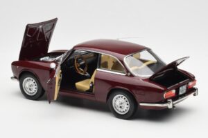 Alfa Romeo 2000 GTV Кестеняво Червен Norev 1:18 187916 Метал — снимка 5 от 8