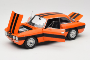 Alfa Romeo 2000 GTV Оранжев Norev 1:18 187918 Метал — снимка 2 от 8