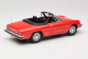 Alfa Romeo 2000 Spider Червен Minichamps 1:18 180120930 Метал — снимка 3 от 8