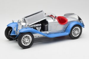Alfa Romeo 2300 Spider Сребристосин Bburago 1:18 3008 Метал — снимка 2 от 8
