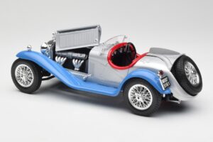 Alfa Romeo 2300 Spider Сребристосин Bburago 1:18 3008 Метал — снимка 5 от 8