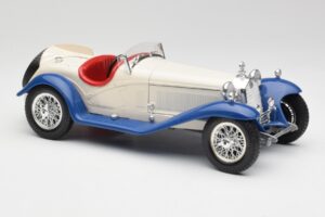 Alfa Romeo 2300 Spider Бял & Син Bburago 1:18 3008-M1 Метал — снимка 4 от 6