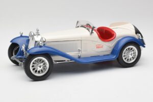 Alfa Romeo 2300 Spider Бял & Син Bburago 1:18 3008-M1 Метал