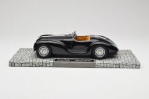 Alfa Romeo 6C 2500 SS Corsa Spider Черен Minichamps 1:18 107120231 Метал — снимка 3 от 6