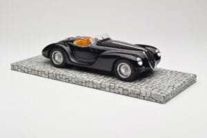Alfa Romeo 6C 2500 SS Corsa Spider Черен Minichamps 1:18 107120231 Метал — снимка 4 от 6