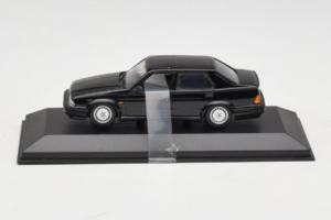 Alfa Romeo 75 3.0 V6 Черен Minichamps 1:43 403120463 Метал