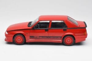 Alfa Romeo 75 Turbo Evoluzione Червен MCG 1:18 MCG18428 Метал — снимка 3 от 6