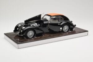 Alfa Romeo 8C 2900B Lungo Черен Minichamps 1:18 100120421 Метал — снимка 2 от 8