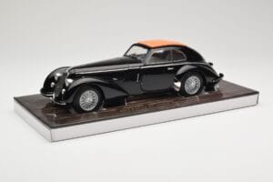 Alfa Romeo 8C 2900B Lungo Черен Minichamps 1:18 100120421 Метал — снимка 3 от 8