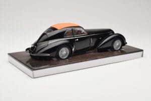 Alfa Romeo 8C 2900B Lungo Черен Minichamps 1:18 100120421 Метал — снимка 4 от 8