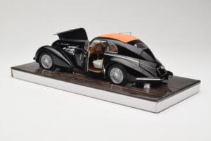 Alfa Romeo 8C 2900B Lungo Черен Minichamps 1:18 100120421 Метал — снимка 5 от 8