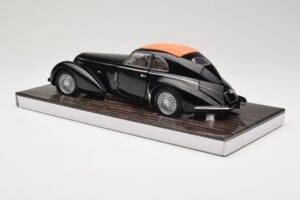 Alfa Romeo 8C 2900B Lungo Черен Minichamps 1:18 100120421 Метал — снимка 7 от 8