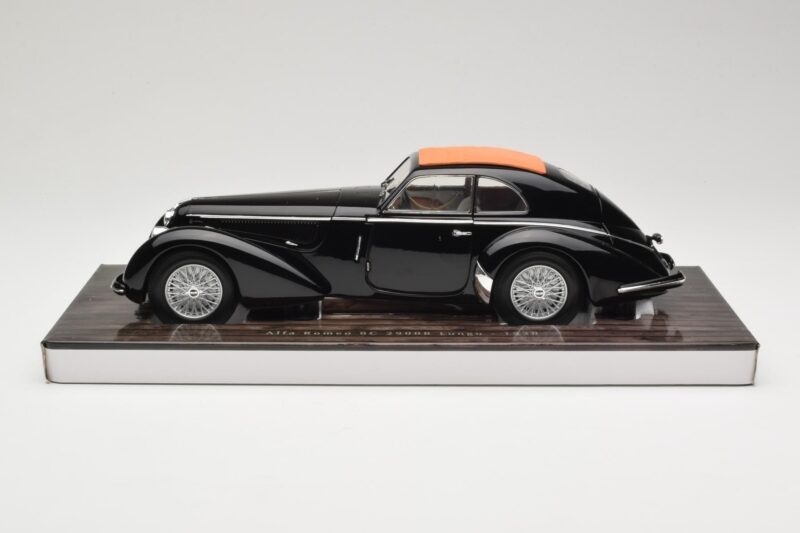 Alfa Romeo 8C 2900B Lungo Черен Minichamps 1:18 100120421 Метал