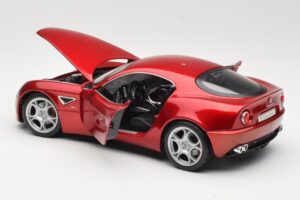 Alfa Romeo 8C Competizione Червен Bburago 1:18 18-11021 Метал — снимка 5 от 8