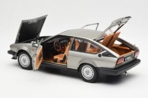 Alfa Romeo Alfetta GTV 2.0 Сив Металик AUTOart 1:18 70147 Метал — снимка 5 от 8