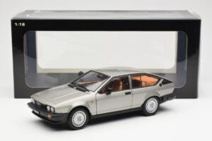 Alfa Romeo Alfetta GTV 2.0 Сив Металик AUTOart 1:18 70147 Метал — снимка 8 от 8