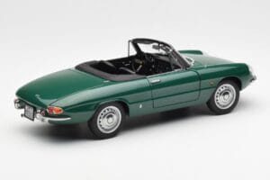 Alfa Romeo Duetto Spider Зелен AUTOart 1:18 70138 Метал — снимка 3 от 8