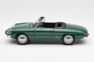Alfa Romeo Duetto Spider Зелен AUTOart 1:18 70138 Метал — снимка 4 от 8