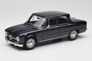 Alfa Romeo Giulia 1300 Син Minichamps 1:18 180120905 Метал
