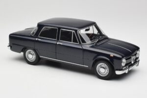 Alfa Romeo Giulia 1300 Син Minichamps 1:18 180120905 Метал — снимка 6 от 8