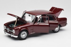 Alfa Romeo Giulia 1300 Тъмночервен Minichamps 1:18 180120906 Метал — снимка 2 от 8