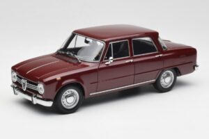 Alfa Romeo Giulia 1300 Тъмночервен Minichamps 1:18 180120906 Метал