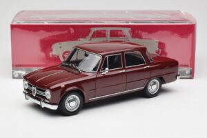 Alfa Romeo Giulia 1300 Тъмночервен Minichamps 1:18 180120906 Метал — снимка 8 от 8