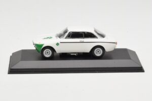 Alfa Romeo Giulia 1300 GTA Junior Бял Minichamps 1:43 400120601 Метал