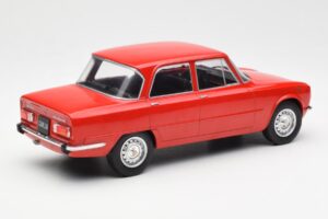 Alfa Romeo Giulia Nuova Super Червен MCG 1:18 MCG18145 Метал — снимка 2 от 6