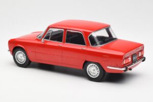 Alfa Romeo Giulia Nuova Super Червен MCG 1:18 MCG18145 Метал — снимка 5 от 6