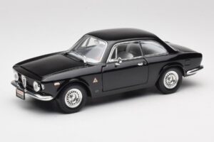 Alfa Romeo Giulia Sprint GTA Черен Road Signature 1:18 92348 Метал