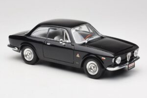Alfa Romeo Giulia Sprint GTA Черен Road Signature 1:18 92348 Метал — снимка 6 от 8