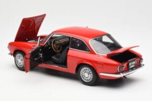Alfa Romeo GT 1300 Junior LHD Червен AUTOart 1:18 70131 Метал — снимка 5 от 8