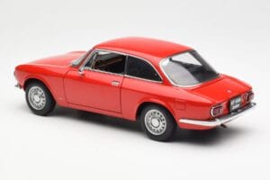 Alfa Romeo GT 1300 Junior LHD Червен AUTOart 1:18 70131 Метал — снимка 7 от 8