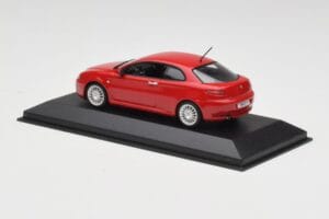Alfa Romeo GT Alfa Червен Minichamps 1:43 400120321 Метал — снимка 3 от 4