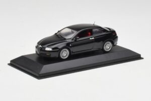 Alfa Romeo GT Черен Minichamps 1:43 400120320 Метал — снимка 2 от 4