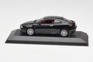 Alfa Romeo GT Черен Minichamps 1:43 400120320 Метал