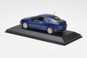 Alfa Romeo GT Dark Blue Metallic Minichamps 1:43 400120326 Метал — снимка 3 от 4
