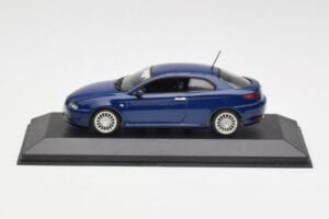 Alfa Romeo GT Dark Blue Metallic Minichamps 1:43 400120326 Метал