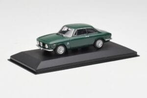 Alfa Romeo Giulia GTA 1300 Junior Зелен Minichamps 1:43 ALFA010 Метал — снимка 2 от 4