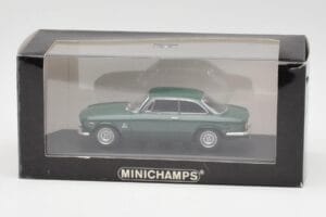 Alfa Romeo Giulia GTA 1300 Junior Зелен Minichamps 1:43 ALFA010 Метал — снимка 4 от 4
