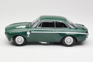Alfa Romeo GTA 1300 Junior Зелен Minichamps 1:18 155120022 Метал — снимка 3 от 6