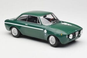 Alfa Romeo GTA 1300 Junior Зелен Minichamps 1:18 155120022 Метал — снимка 4 от 6
