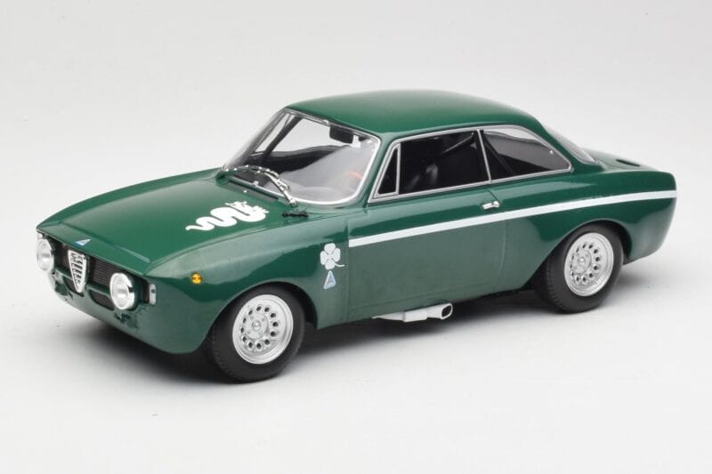 Alfa Romeo GTA 1300 Junior Зелен Minichamps 1:18 155120022 Метал