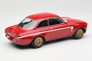 Alfa Romeo GTA 1300 Junior Червен Minichamps 1:18 155120020 Метал — снимка 2 от 6